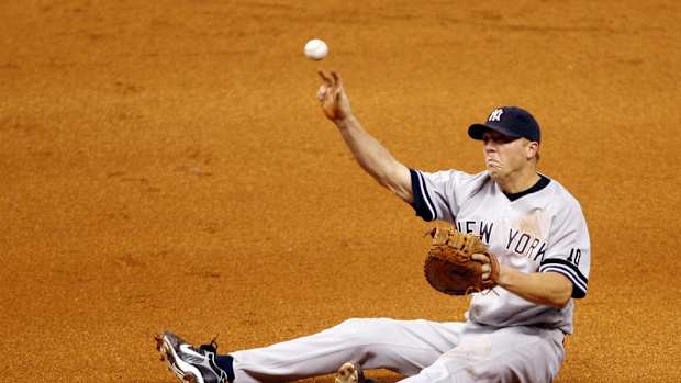 New York Yankees 1B Shelley Duncan makes play on defense